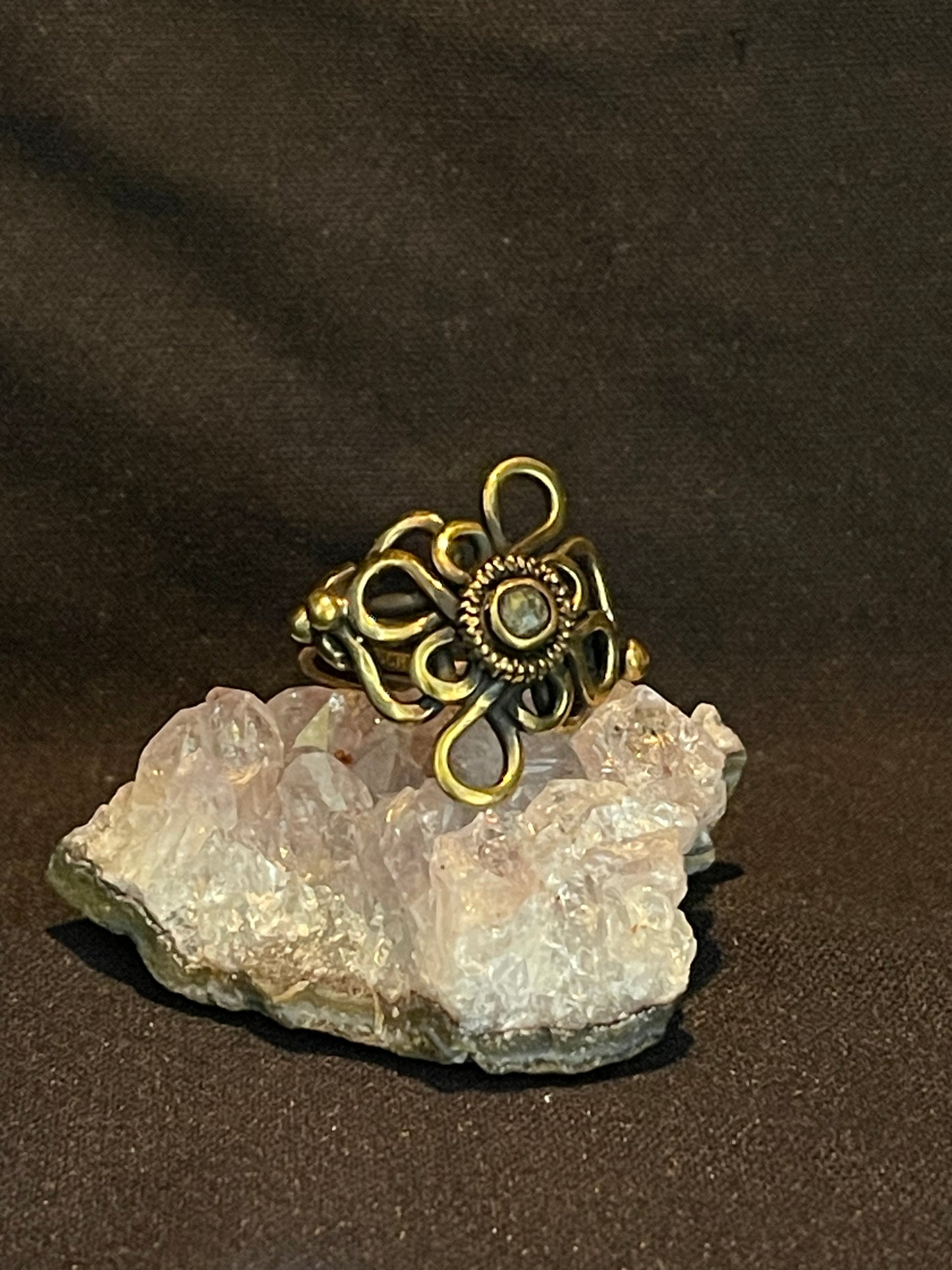 Anillo flor lapislázuli